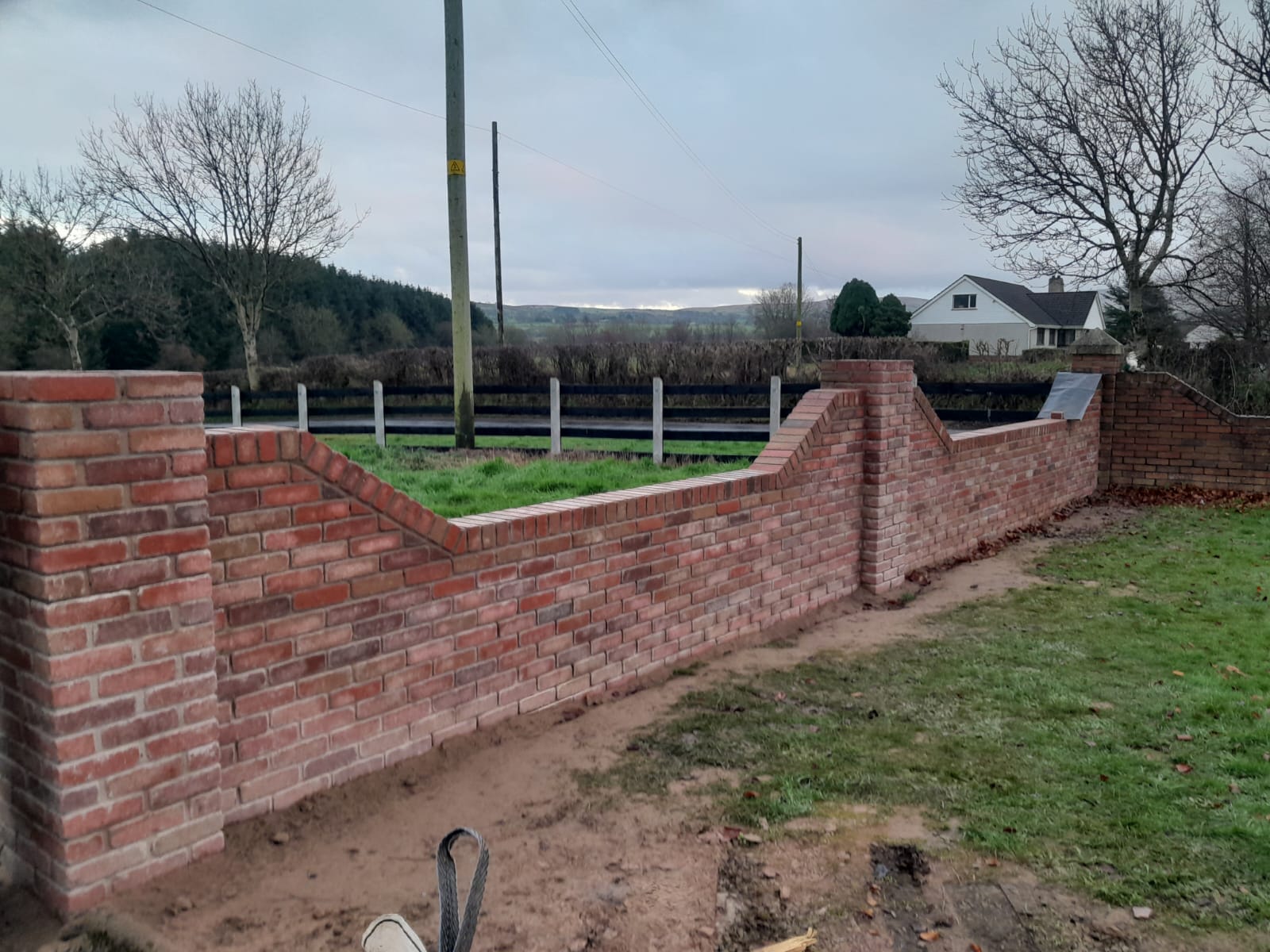 Perimeter Garden Wall & Blockwork base For an Oil Tank image